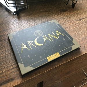 Shroud cosmetics Arcana palette